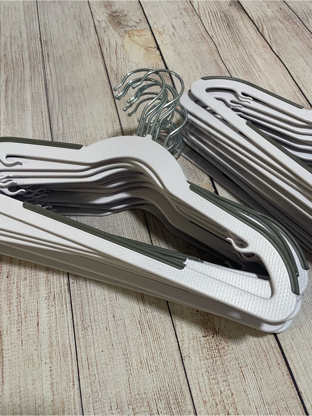 Set of 30 Small Kids Nonslip Clothing Hangers White Organizing Closet Children - Picture 2 of 6